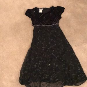 girls black dress
